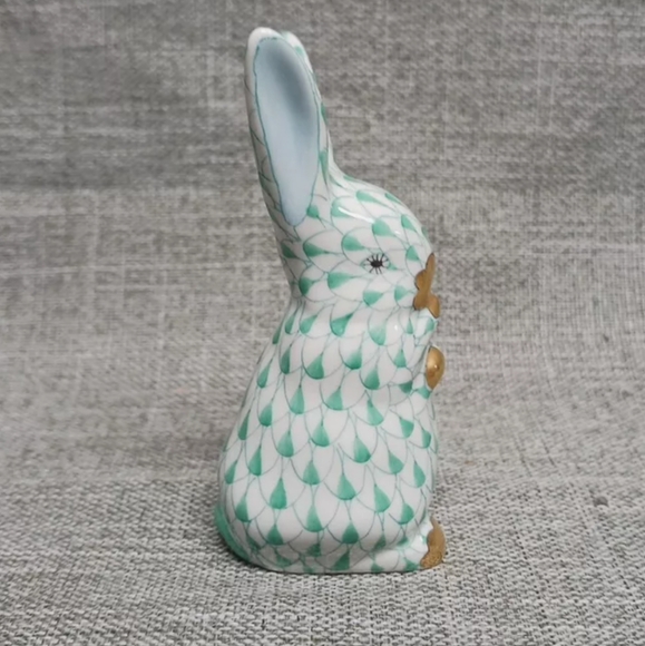 Herend Green Fishnet Sitting Bunny Rabbit Handpainted Porcelain Figurine 15338 - Picture 4 of 9